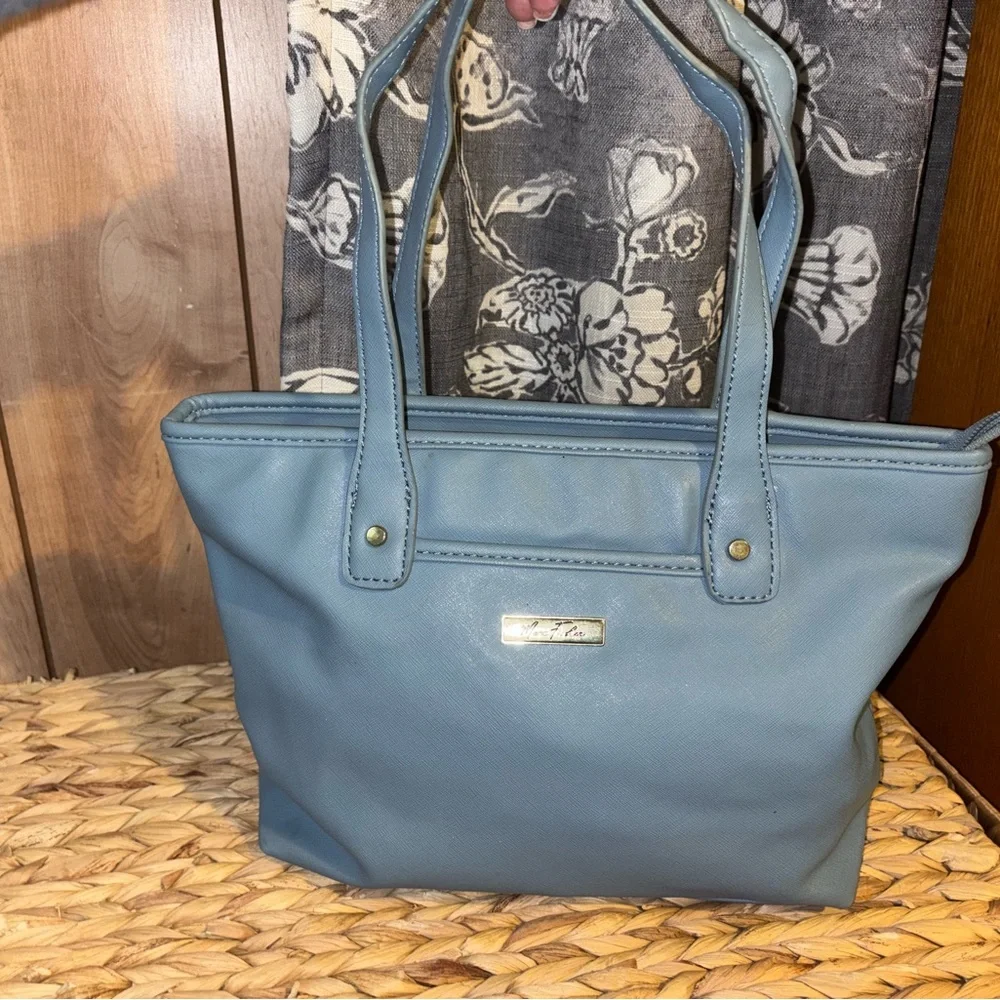 Pretty Marc Fisher Light Blue Tote with Dual Shoulder Straps - Picture 2 of 10